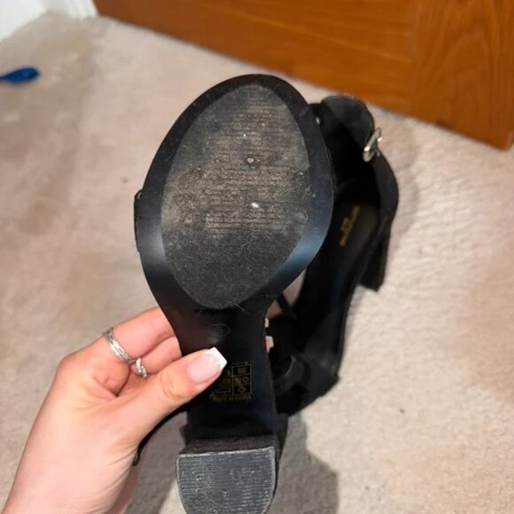 PrettyLittleThing Black Suede Heels - Picture 4 of 4